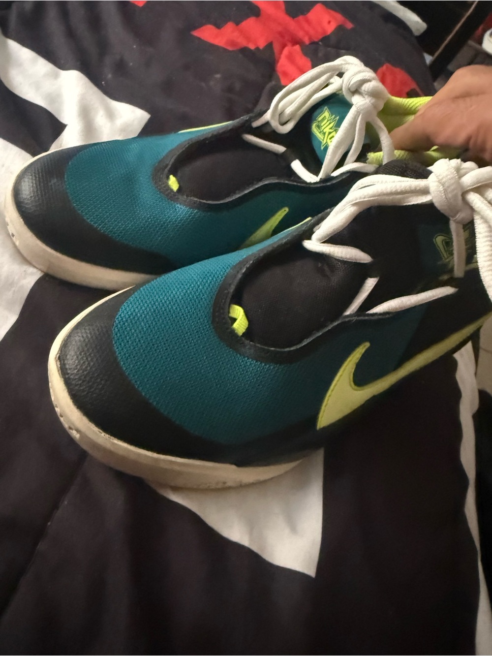 Nike Team Hustle D 10 / Hustle DX-SU21 youth basketball shoes 6.5y